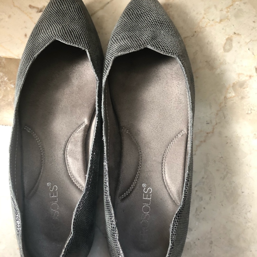 Grey women’s flat shoes - Picture 5 of 9